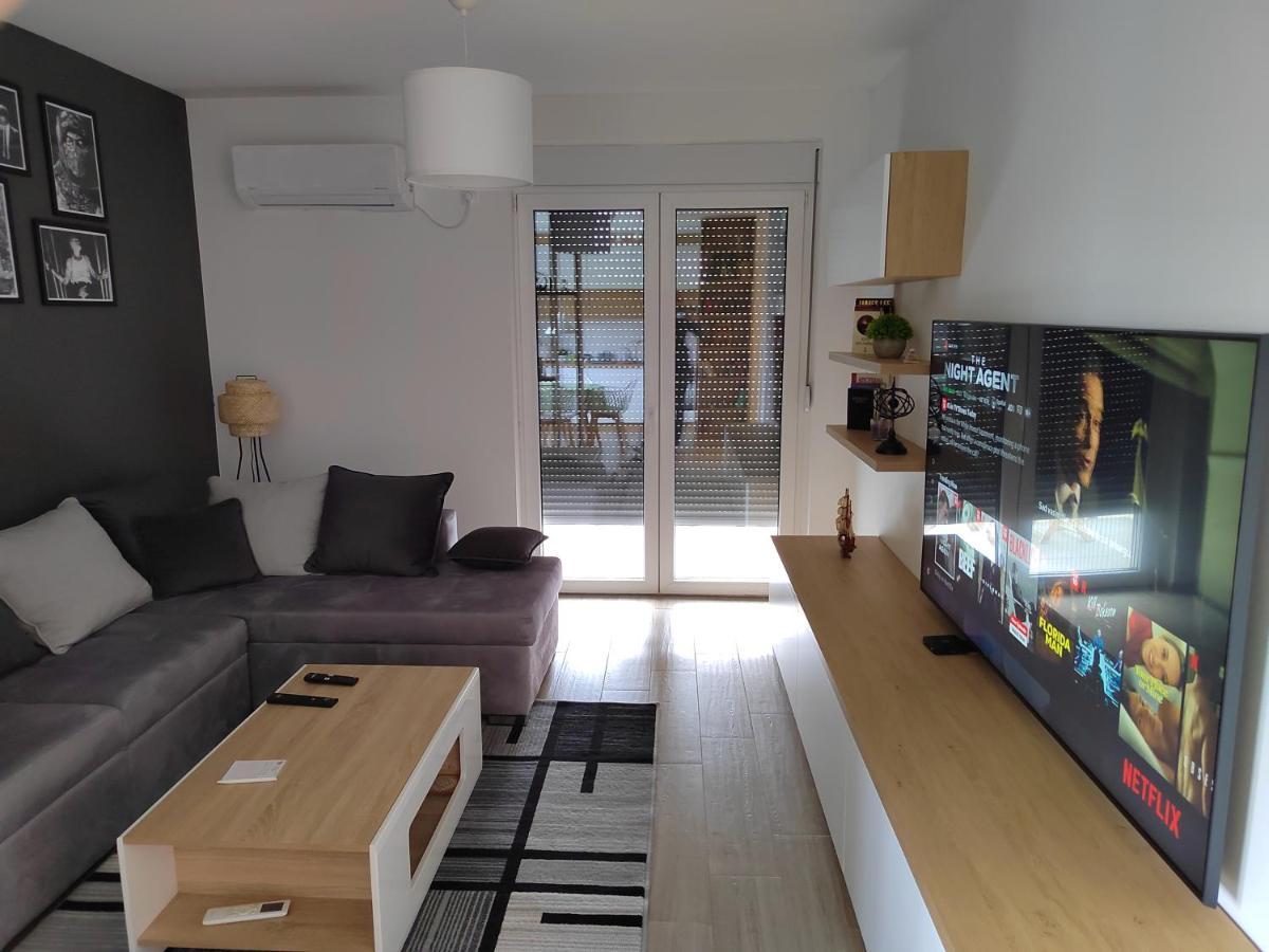 Ub Lovely One Bedroom Apartment מראה חיצוני תמונה